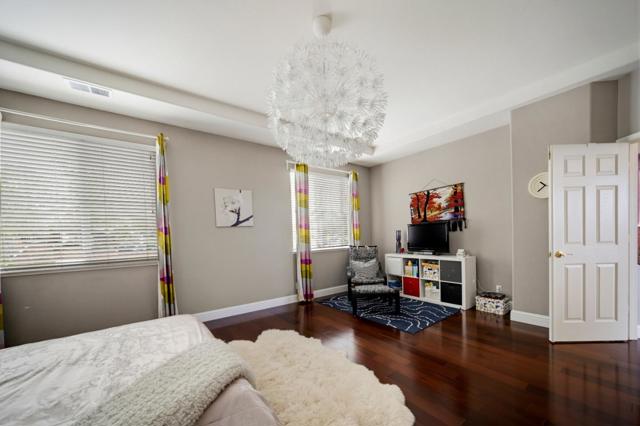 4455 Ocean Heights Court, Seaside CA: https://media.crmls.org/mediaz/bafd755a-defb-4080-99f8-ddf230f76a5c.jpg