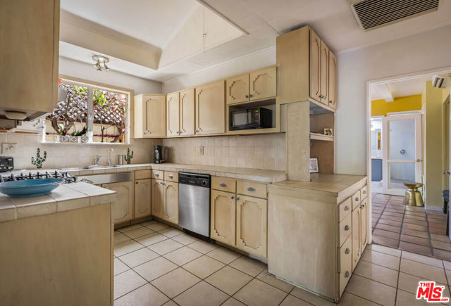3 Bed Home for Sale in Los Angeles, California