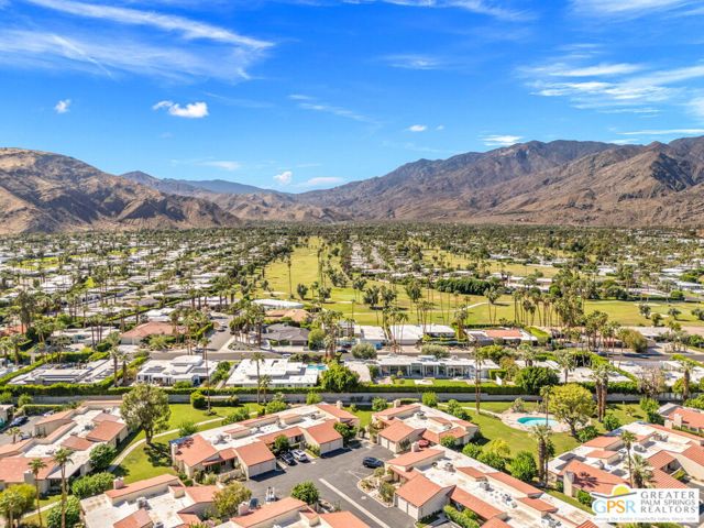 1095 S La Verne Way, Palm Springs CA: https://media.crmls.org/mediaz/bafe01a8-acdd-47b4-9a89-e9c02adcab66.jpg