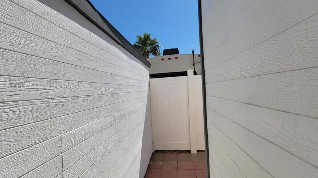 74711 Dillon Road, Desert Hot Springs CA: https://media.crmls.org/mediaz/bafeeb2d-6425-4804-8d29-94c867447002.jpg