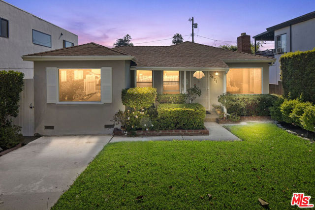 3471 Beethoven Street, Los Angeles CA: https://media.crmls.org/mediaz/bb012364-e5c7-4bc8-960a-20cc1cffbf6e.jpg
