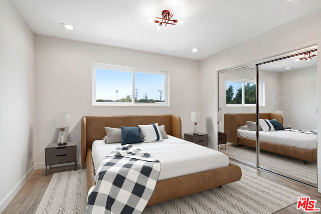 Image 5 of 23 For 2626 Cloverfield Boulevard