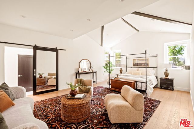 13514 Morrison Street, Sherman Oaks CA: https://media.crmls.org/mediaz/bb01d195-94b7-42df-99be-508886ab2538.jpg