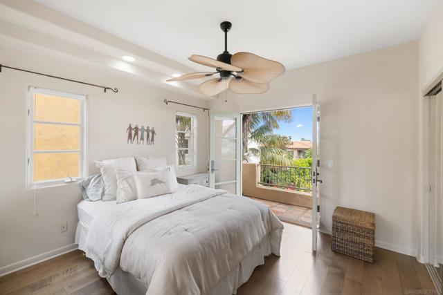 418 Marine St, La Jolla CA: https://media.crmls.org/mediaz/bb02827f-8b5c-4abc-9e99-62d31a09314c.jpg