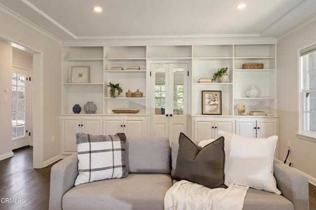 1236 New York Drive, Altadena CA: https://media.crmls.org/mediaz/bb0285b8-8328-42d5-a237-cf5e354c68e9.jpg