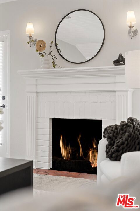 560 N Croft Avenue, West Hollywood CA: https://media.crmls.org/mediaz/bb028cf4-be90-456a-8dc8-dcdab9b50ca5.jpg