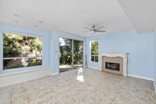 Detail Gallery Image 6 of 33 For 4976 Bella Collina St, Oceanside,  CA 92056 - 5 Beds | 3 Baths