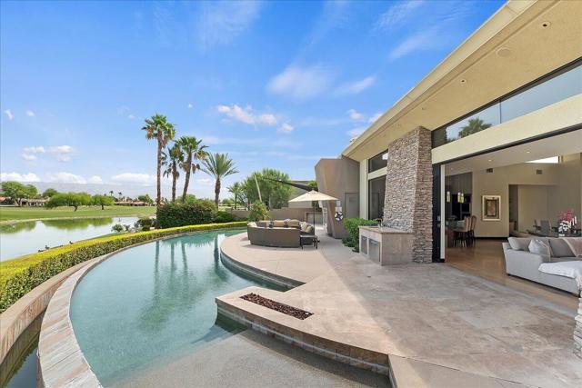 72 Royal Saint Georges Way, Rancho Mirage CA: https://media.crmls.org/mediaz/bb03613d-67f4-4c8e-ae95-1a0ddcb7b1e5.jpg