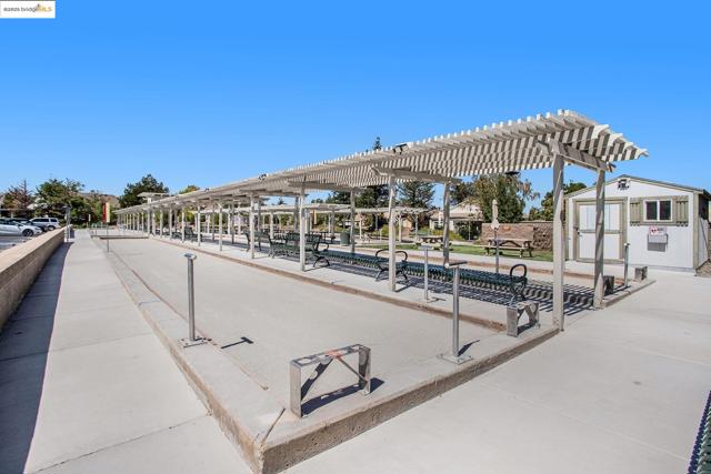 299 Marks Rd, Rio Vista CA: https://media.crmls.org/mediaz/bb040d1b-59e6-4eeb-b247-d87a66395c6d.jpg