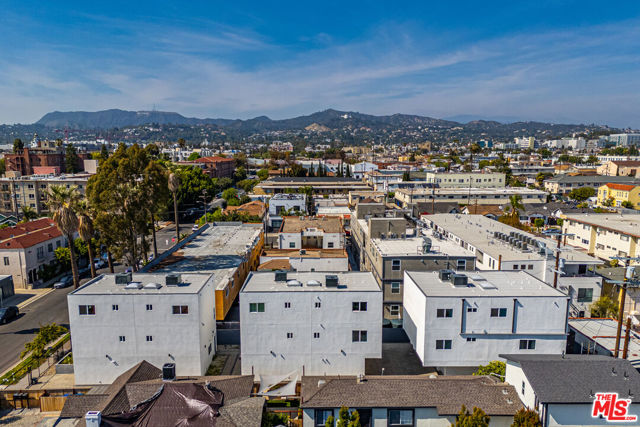 954 N Kingsley Drive, Los Angeles CA: https://media.crmls.org/mediaz/bb0417a3-cb31-41ef-ba07-0e38b6141919.jpg