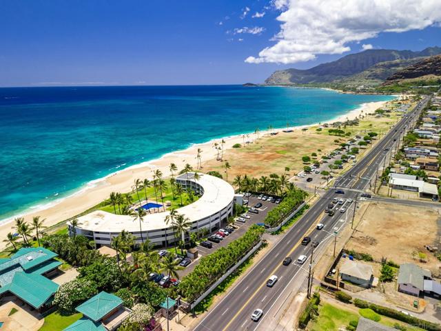 87 561 Farrington Hwy,  CA: https://media.crmls.org/mediaz/bb04a9c7-9212-4e1d-beea-c9d20df6902c.jpg