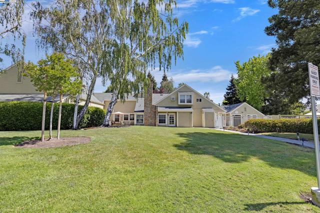 29360 Middleborough Way, Hayward CA: https://media.crmls.org/mediaz/bb04dca6-e2d7-4afc-8954-b3141e481505.jpg