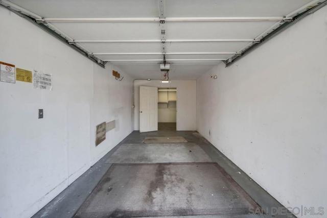 17637 Pomerado Rd, San Diego CA: https://media.crmls.org/mediaz/bb050724-6c76-4f98-8b71-75648d250d06.jpg