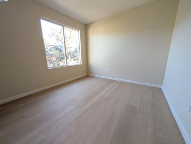 158 Fairview Ave, Bay Point CA: https://media.crmls.org/mediaz/bb05bc98-90ae-437e-bb09-ac29a73407d8.jpg