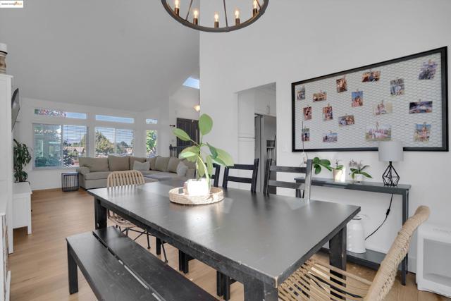 235 Pecan Pl, Brentwood CA: https://media.crmls.org/mediaz/bb05fc9a-38e2-4cf0-b3ec-1685aa02ade8.jpg