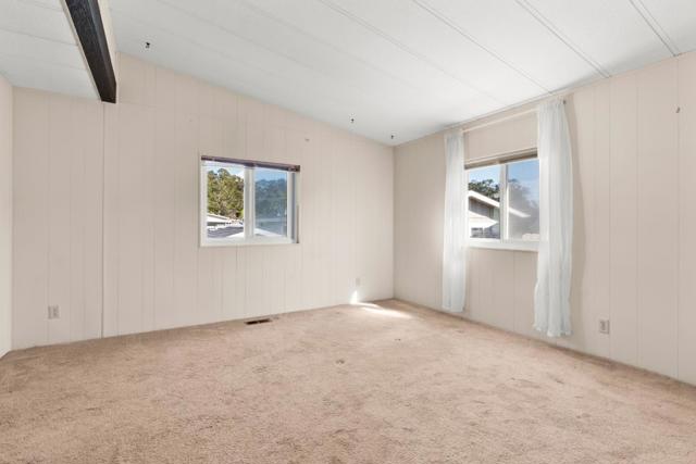 118 Canada Cove Avenue, Half Moon Bay CA: https://media.crmls.org/mediaz/bb06704a-444a-4a19-943f-264e3dc5ec84.jpg