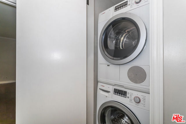 906 N Doheny Drive, West Hollywood CA: https://media.crmls.org/mediaz/bb069747-1e03-4bbc-8b21-8c30ba045038.jpg