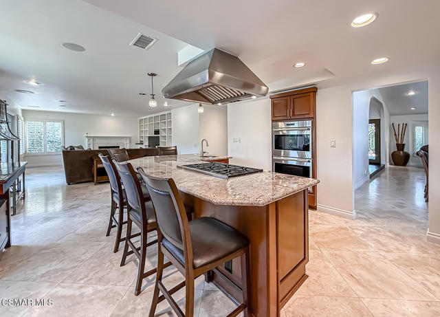 2848 Bayham Cir, Thousand Oaks CA: https://media.crmls.org/mediaz/bb074484-574f-4dbd-a2a3-c487c33664d3.jpg