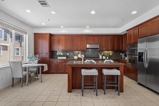 6268 Byron Ln, San Ramon CA: https://media.crmls.org/mediaz/bb078c32-c49a-4707-834f-0c4740e775a2.jpg