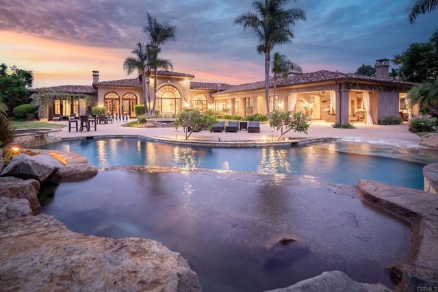 4955 Rancho Del Mar Trail, San Diego CA: https://media.crmls.org/mediaz/bb07acc0-803b-4832-8f12-0d8acf7cbe57.jpg