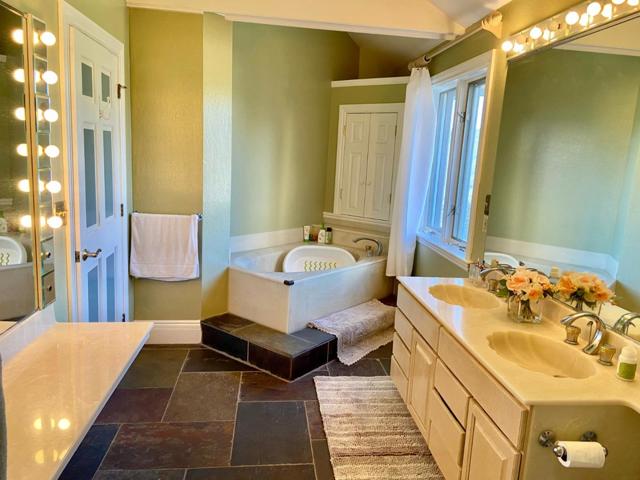 25300 Loma Prieta Avenue, Los Gatos CA: https://media.crmls.org/mediaz/bb07ad20-b7a9-403c-bc96-04ddfac443d2.jpg