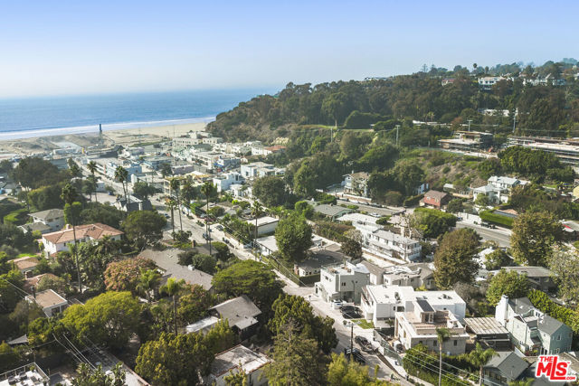 Drew Fenton | 257 Entrada Drive Santa Monica CA | MLS: 7501252 Drew Fenton | 257 Entrada Drive Santa Monica CA | MLS: 7501252