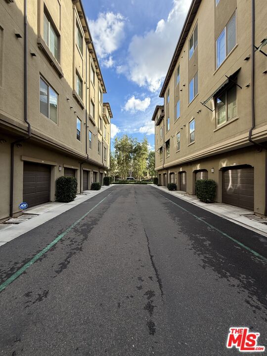 65 Plateau, Irvine CA: https://media.crmls.org/mediaz/bb08ac8f-5b5e-4d34-9298-9c581795665f.jpg