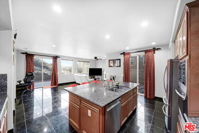 15624 Derrico Lane, Canyon Country CA: https://media.crmls.org/mediaz/bb091f7d-838e-4f63-a4a8-404d5522885b.jpg