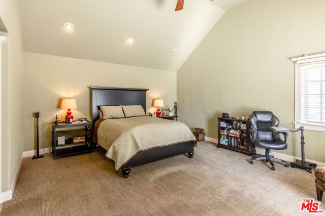 880 WELLESLEY Avenue, Los Angeles CA: https://media.crmls.org/mediaz/bb0ac26c-def5-4280-9709-004932e391fc.jpg