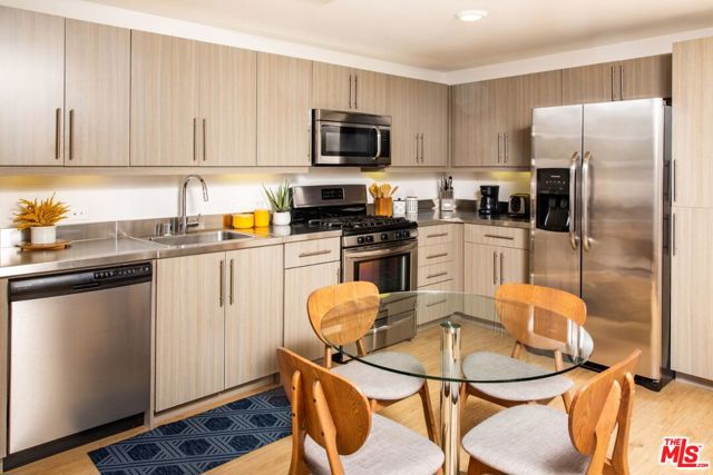 12760 Millennium Drive, Los Angeles CA: https://media.crmls.org/mediaz/bb0afd69-c193-4ace-93e7-79c5eaa55d48.jpg