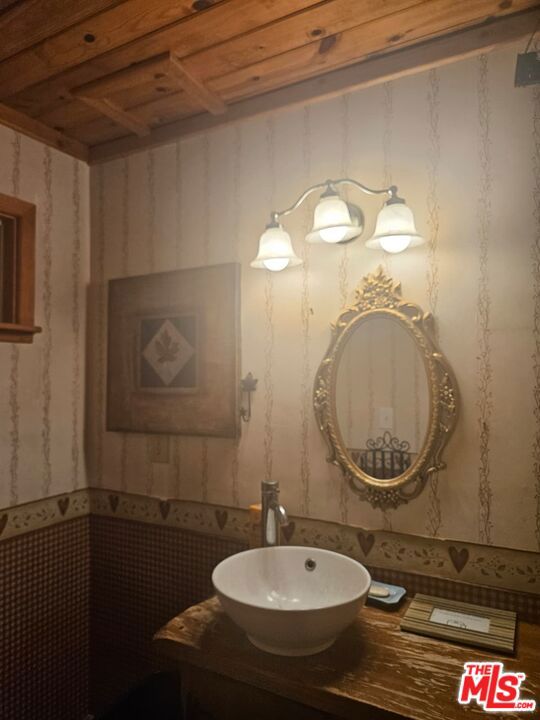 2033 Tulip Place, Pine Mountain Club CA: https://media.crmls.org/mediaz/bb0b0816-20c7-4ed9-9dd5-148604465514.jpg