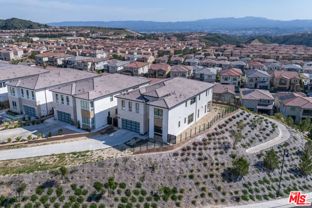 20668 W Hummingbird Court, Porter Ranch CA: https://media.crmls.org/mediaz/bb0b0ca9-58c4-454f-8de2-76edba666efb.jpg