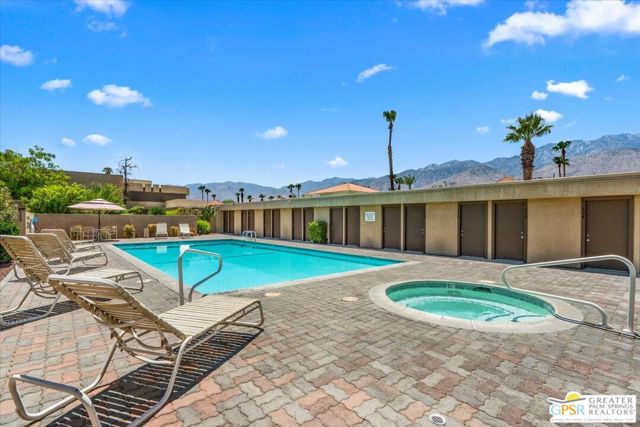 476 Bradshaw Lane, Palm Springs CA: https://media.crmls.org/mediaz/bb0b1955-9b36-4052-8079-e5bb16996c06.jpg
