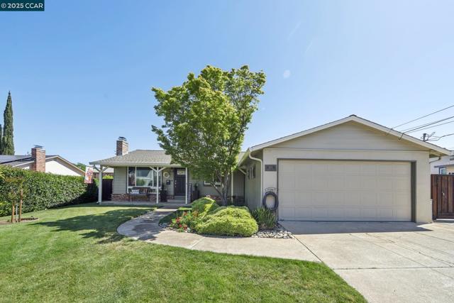 5521 Alaska Dr, Concord CA: https://media.crmls.org/mediaz/bb0b3b2f-928d-41db-bcb2-2be0f0878c41.jpg