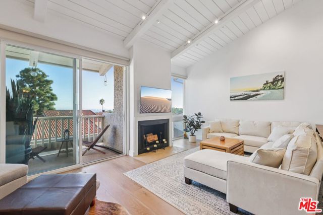 Drew Fenton | 28266 Rey De Copas Lane Malibu CA | MLS: 7496223 Drew Fenton | 28266 Rey De Copas Lane Malibu CA | MLS: 7496223