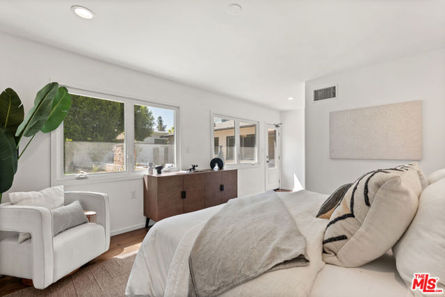 5821 W 75TH Street, Los Angeles CA: https://media.crmls.org/mediaz/bb0cd3be-0ad3-4949-af94-41803a372d70.jpg