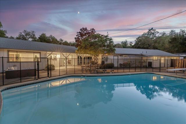 12272 Windsor Court, Los Altos Hills CA: https://media.crmls.org/mediaz/bb0d7e53-9ac5-40e4-8972-be138e3e2e35.jpg