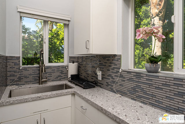 2160 N Hermosa Drive, Palm Springs CA: https://media.crmls.org/mediaz/bb0dd436-9c02-48af-9c07-7639013b4fa2.jpg