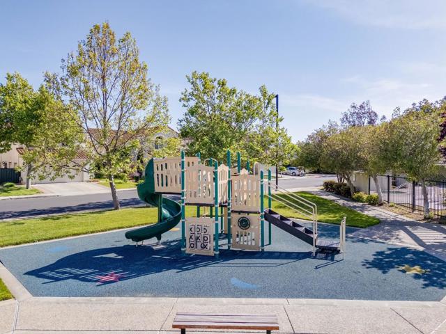 356 Meadowhaven Way, Milpitas CA: https://media.crmls.org/mediaz/bb0f9a23-e25c-4e72-8070-1db224f596ac.jpg