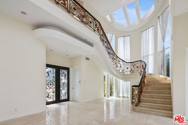 2470 Venus Drive, Los Angeles CA: https://media.crmls.org/mediaz/bb108790-0e77-4d58-8cf7-1a64151e9070.jpg
