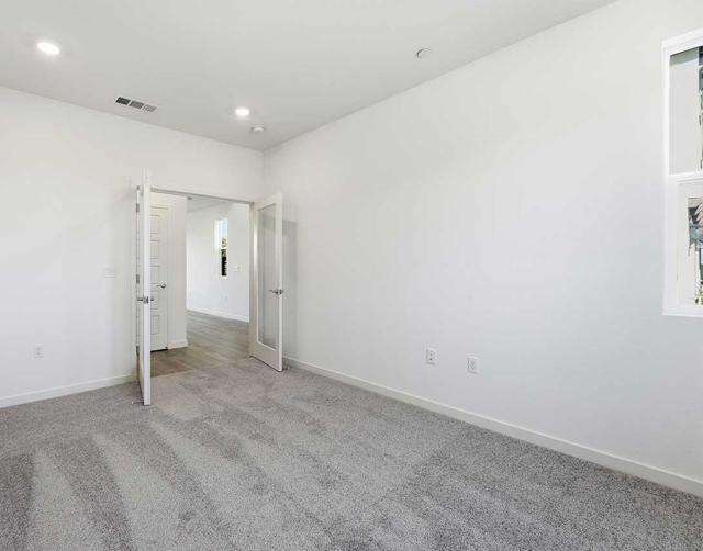 104 Dogwood Street, Hollister CA: https://media.crmls.org/mediaz/bb124541-1ae9-4958-84ff-5a830f922bfa.jpg