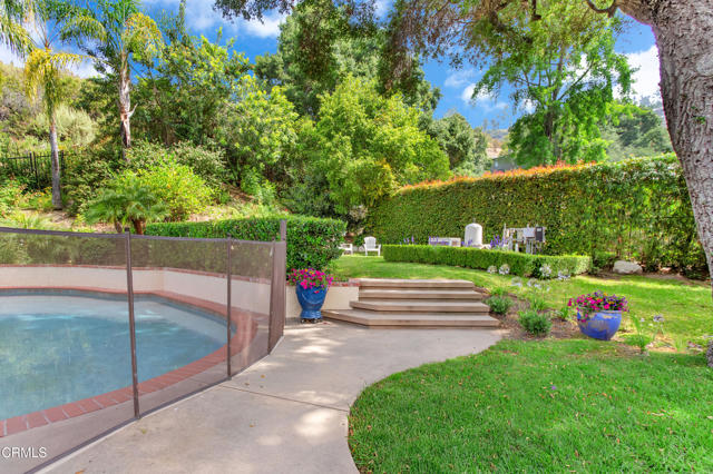2727 Hollister Terrace, Glendale CA: https://media.crmls.org/mediaz/bb127763-1d96-4f33-a91a-cbe1a7236598.jpg