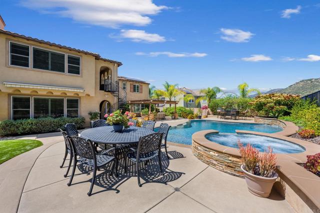 2776 Vistamonte Glen, Escondido CA: https://media.crmls.org/mediaz/bb1324c7-3d61-4e21-b2cd-131b9f76300c.jpg