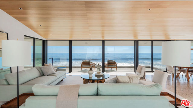 31388 Broad Beach Road, Malibu CA: https://media.crmls.org/mediaz/bb144457-fb62-4828-9d92-f992b1c124bf.jpg