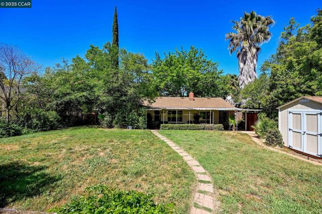 1536 Maynard St, Concord CA: https://media.crmls.org/mediaz/bb145512-bb2c-4bd8-b5a8-a207002cfad2.jpg