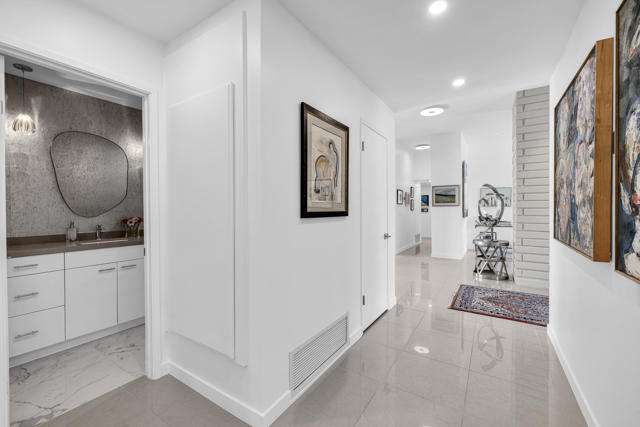 70880 Sunny Lane, Rancho Mirage CA: https://media.crmls.org/mediaz/bb14942d-ba02-470c-86ee-ee7ff163b86d.jpg