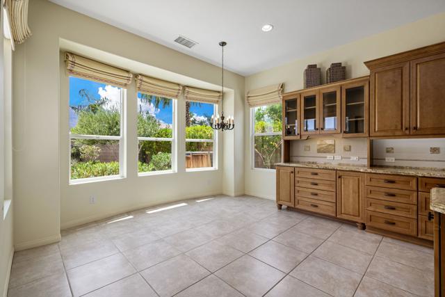 81943 Prism Drive, La Quinta CA: https://media.crmls.org/mediaz/bb14af33-b4eb-484c-973c-f4bbd0a89058.jpg
