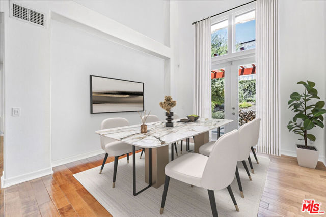 1535 Verde Ridge Lane, Westlake Village CA: https://media.crmls.org/mediaz/bb14d87c-8005-450e-89a2-61f69c973026.jpg