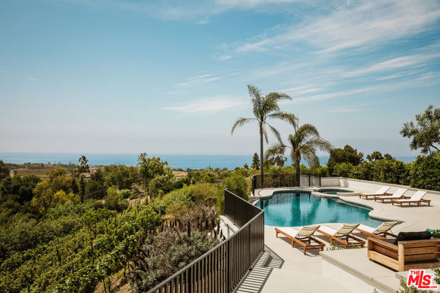 29800 Cuthbert Road, Malibu CA: https://media.crmls.org/mediaz/bb14dd89-0b2a-4506-b0c6-864c7663647a.jpg