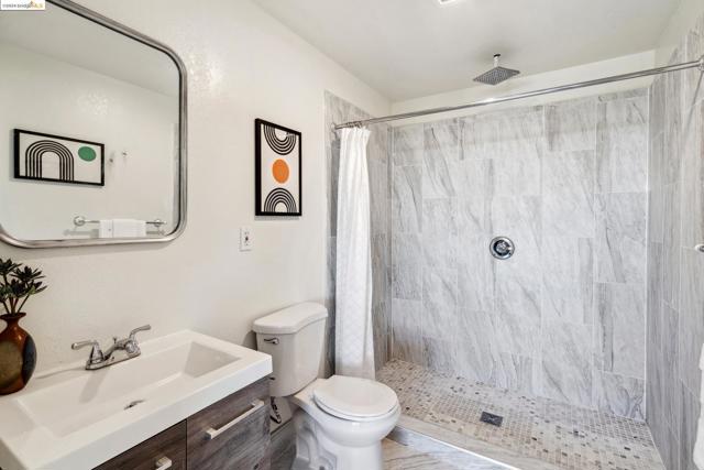 Image 32 of 41 For 2818 Frye St